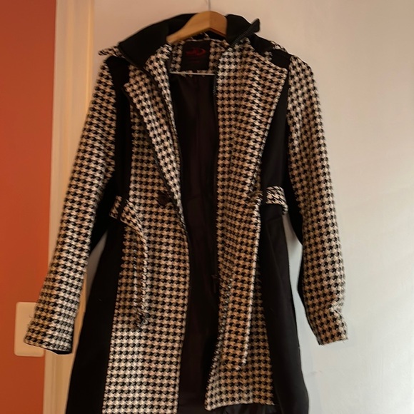 Beautiful woman’s houndstooth black and white coat. Size L. - Picture 1 of 12